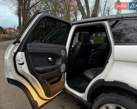 Білий Ленд Ровер Рендж Ровер Евок, об'ємом двигуна 2 л та пробігом 121 тис. км за 20240 $, фото 30 на Automoto.ua