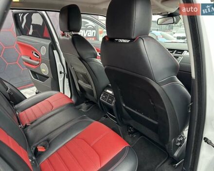 Белый Ленд Ровер Рендж Ровер Эвок, объемом двигателя 2 л и пробегом 108 тыс. км за 22999 $, фото 24 на Automoto.ua