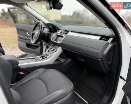 Белый Ленд Ровер Рендж Ровер Эвок, объемом двигателя 2 л и пробегом 91 тыс. км за 22900 $, фото 28 на Automoto.ua