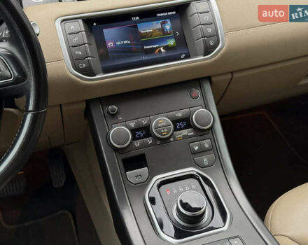 Белый Ленд Ровер Рендж Ровер Эвок, объемом двигателя 2 л и пробегом 116 тыс. км за 18100 $, фото 8 на Automoto.ua