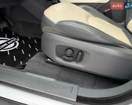 Білий Ленд Ровер Рендж Ровер Евок, об'ємом двигуна 2 л та пробігом 147 тис. км за 23500 $, фото 42 на Automoto.ua