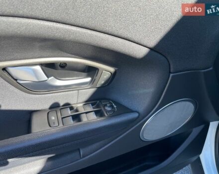 Белый Ленд Ровер Рендж Ровер Эвок, объемом двигателя 0 л и пробегом 180 тыс. км за 18500 $, фото 10 на Automoto.ua