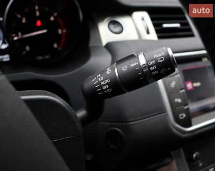 Белый Ленд Ровер Рендж Ровер Эвок, объемом двигателя 2 л и пробегом 67 тыс. км за 28900 $, фото 18 на Automoto.ua