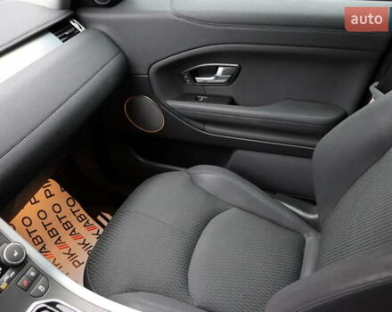 Белый Ленд Ровер Рендж Ровер Эвок, объемом двигателя 2 л и пробегом 67 тыс. км за 28900 $, фото 25 на Automoto.ua