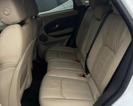 Белый Ленд Ровер Рендж Ровер Эвок, объемом двигателя 2.5 л и пробегом 90 тыс. км за 21500 $, фото 6 на Automoto.ua