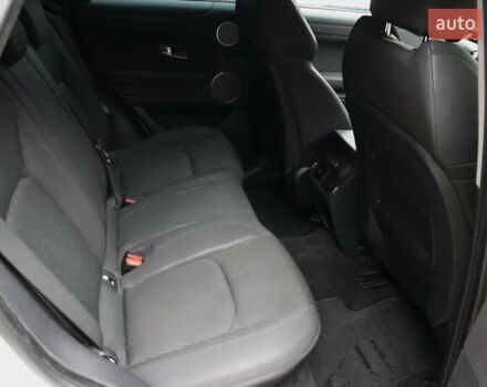 Белый Ленд Ровер Рендж Ровер Эвок, объемом двигателя 2 л и пробегом 67 тыс. км за 28900 $, фото 33 на Automoto.ua