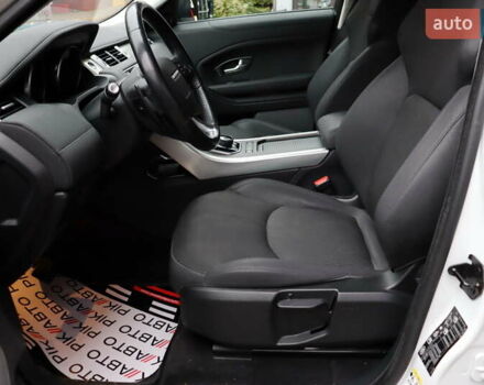 Белый Ленд Ровер Рендж Ровер Эвок, объемом двигателя 2 л и пробегом 67 тыс. км за 28900 $, фото 12 на Automoto.ua