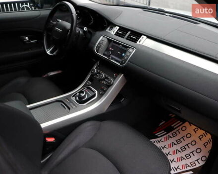 Белый Ленд Ровер Рендж Ровер Эвок, объемом двигателя 2 л и пробегом 67 тыс. км за 28900 $, фото 28 на Automoto.ua