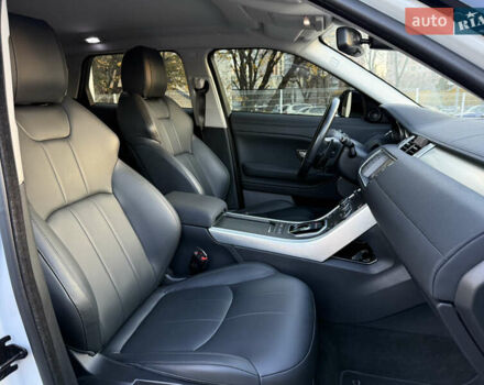 Білий Ленд Ровер Рендж Ровер Евок, об'ємом двигуна 2 л та пробігом 74 тис. км за 24500 $, фото 35 на Automoto.ua