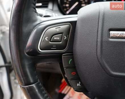 Белый Ленд Ровер Рендж Ровер Эвок, объемом двигателя 2 л и пробегом 67 тыс. км за 28900 $, фото 19 на Automoto.ua