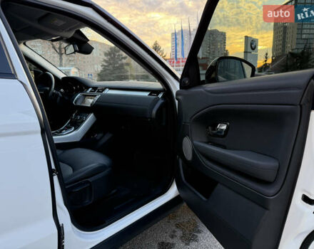 Білий Ленд Ровер Рендж Ровер Евок, об'ємом двигуна 2 л та пробігом 74 тис. км за 24500 $, фото 33 на Automoto.ua