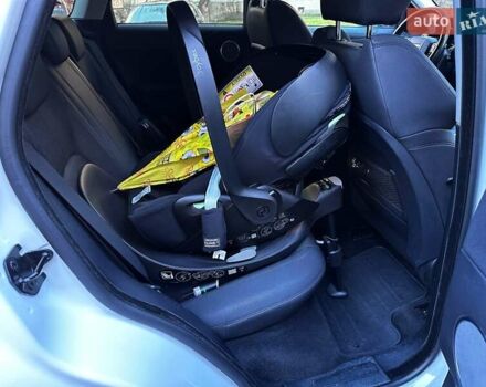 Белый Ленд Ровер Рендж Ровер Эвок, объемом двигателя 2 л и пробегом 140 тыс. км за 23500 $, фото 10 на Automoto.ua