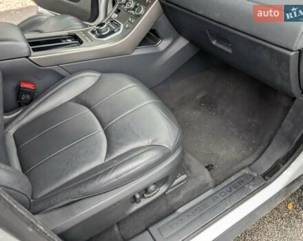 Білий Ленд Ровер Рендж Ровер Евок, об'ємом двигуна 2 л та пробігом 76 тис. км за 31000 $, фото 7 на Automoto.ua