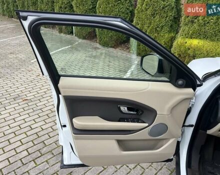 Білий Ленд Ровер Рендж Ровер Евок, об'ємом двигуна 2 л та пробігом 56 тис. км за 26400 $, фото 28 на Automoto.ua