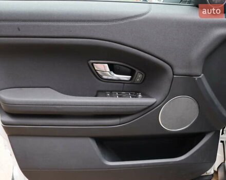 Белый Ленд Ровер Рендж Ровер Эвок, объемом двигателя 2 л и пробегом 67 тыс. км за 28900 $, фото 9 на Automoto.ua