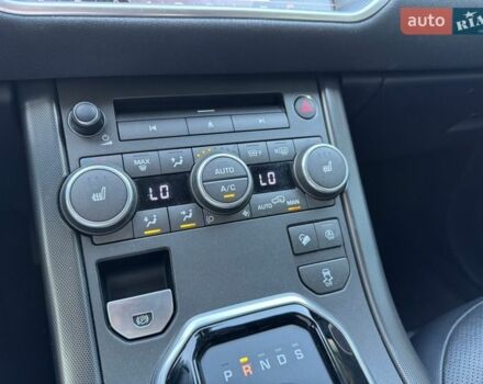 Білий Ленд Ровер Рендж Ровер Евок, об'ємом двигуна 2 л та пробігом 104 тис. км за 18900 $, фото 8 на Automoto.ua