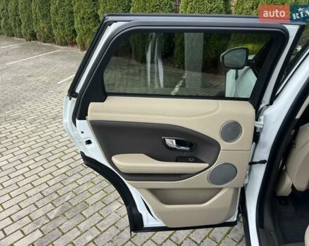 Білий Ленд Ровер Рендж Ровер Евок, об'ємом двигуна 2 л та пробігом 56 тис. км за 26400 $, фото 30 на Automoto.ua