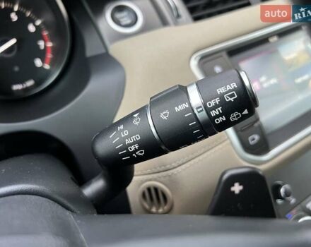 Білий Ленд Ровер Рендж Ровер Евок, об'ємом двигуна 2 л та пробігом 56 тис. км за 26400 $, фото 17 на Automoto.ua