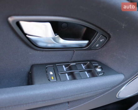 Білий Ленд Ровер Рендж Ровер Евок, об'ємом двигуна 2 л та пробігом 40 тис. км за 28900 $, фото 16 на Automoto.ua