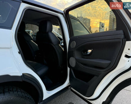 Білий Ленд Ровер Рендж Ровер Евок, об'ємом двигуна 2 л та пробігом 74 тис. км за 24500 $, фото 30 на Automoto.ua