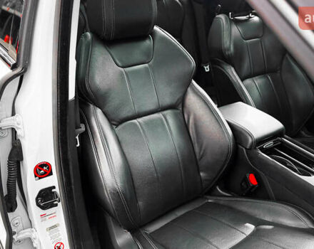 Белый Ленд Ровер Рендж Ровер Эвок, объемом двигателя 2 л и пробегом 190 тыс. км за 29900 $, фото 16 на Automoto.ua