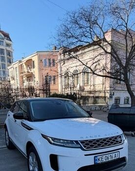 Белый Ленд Ровер Рендж Ровер Эвок, объемом двигателя 2 л и пробегом 77 тыс. км за 27800 $, фото 2 на Automoto.ua