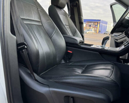 Білий Ленд Ровер Рендж Ровер Евок, об'ємом двигуна 2 л та пробігом 99 тис. км за 28500 $, фото 34 на Automoto.ua