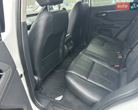 Білий Ленд Ровер Рендж Ровер Евок, об'ємом двигуна 2 л та пробігом 92 тис. км за 34000 $, фото 17 на Automoto.ua