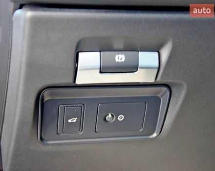 Белый Ленд Ровер Рендж Ровер Эвок, объемом двигателя 2 л и пробегом 53 тыс. км за 41500 $, фото 48 на Automoto.ua