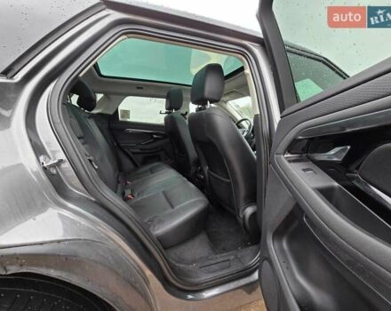 Белый Ленд Ровер Рендж Ровер Эвок, объемом двигателя 2 л и пробегом 101 тыс. км за 11000 $, фото 5 на Automoto.ua