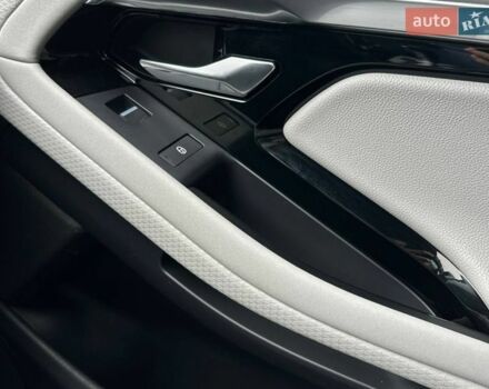 Белый Ленд Ровер Рендж Ровер Эвок, объемом двигателя 2 л и пробегом 150 тыс. км за 25000 $, фото 18 на Automoto.ua