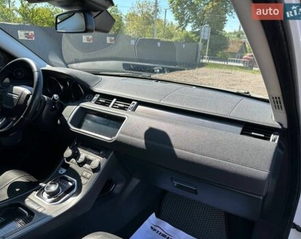 Білий Ленд Ровер Рендж Ровер Евок, об'ємом двигуна 2 л та пробігом 160 тис. км за 17950 $, фото 21 на Automoto.ua