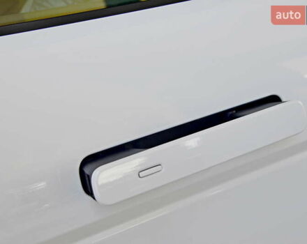 Белый Ленд Ровер Рендж Ровер Эвок, объемом двигателя 2 л и пробегом 53 тыс. км за 41500 $, фото 26 на Automoto.ua