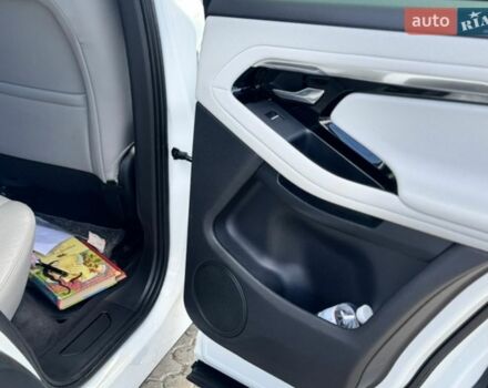 Білий Ленд Ровер Рендж Ровер Евок, об'ємом двигуна 2 л та пробігом 63 тис. км за 36000 $, фото 16 на Automoto.ua