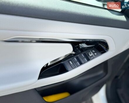 Білий Ленд Ровер Рендж Ровер Евок, об'ємом двигуна 2 л та пробігом 63 тис. км за 36000 $, фото 21 на Automoto.ua