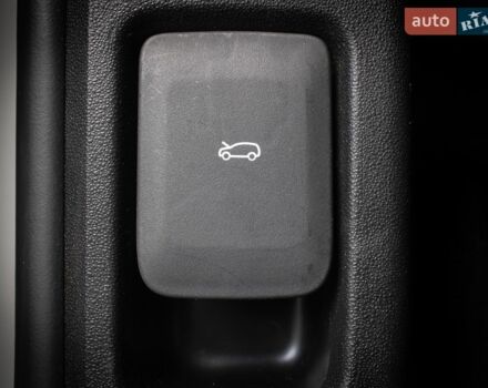 Белый Ленд Ровер Рендж Ровер Эвок, объемом двигателя 2 л и пробегом 88 тыс. км за 28000 $, фото 34 на Automoto.ua