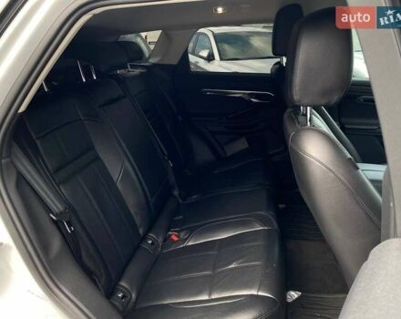 Білий Ленд Ровер Рендж Ровер Евок, об'ємом двигуна 2 л та пробігом 55 тис. км за 38490 $, фото 19 на Automoto.ua