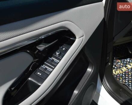 Білий Ленд Ровер Рендж Ровер Евок, об'ємом двигуна 2 л та пробігом 70 тис. км за 33900 $, фото 17 на Automoto.ua