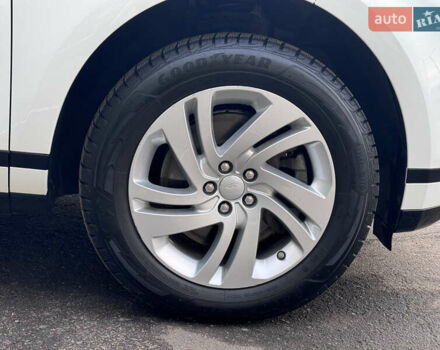 Білий Ленд Ровер Рендж Ровер Евок, об'ємом двигуна 2 л та пробігом 40 тис. км за 29990 $, фото 35 на Automoto.ua