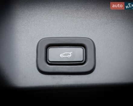 Белый Ленд Ровер Рендж Ровер Эвок, объемом двигателя 2 л и пробегом 88 тыс. км за 28000 $, фото 42 на Automoto.ua