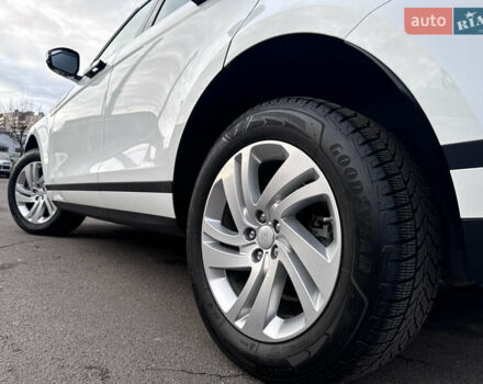 Білий Ленд Ровер Рендж Ровер Евок, об'ємом двигуна 2 л та пробігом 40 тис. км за 29990 $, фото 40 на Automoto.ua