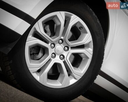 Белый Ленд Ровер Рендж Ровер Эвок, объемом двигателя 2 л и пробегом 88 тыс. км за 28000 $, фото 7 на Automoto.ua