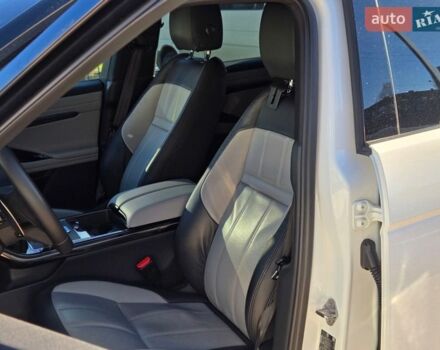 Білий Ленд Ровер Рендж Ровер Евок, об'ємом двигуна 2 л та пробігом 37 тис. км за 44900 $, фото 17 на Automoto.ua