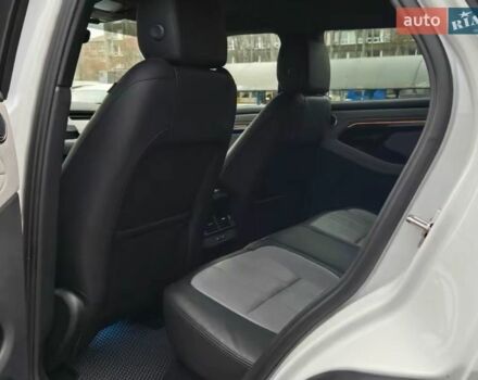 Белый Ленд Ровер Рендж Ровер Эвок, объемом двигателя 2 л и пробегом 34 тыс. км за 49900 $, фото 16 на Automoto.ua