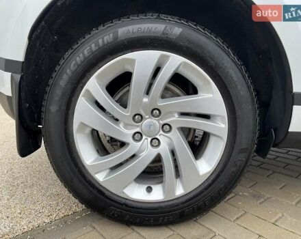 Белый Ленд Ровер Рендж Ровер Эвок, объемом двигателя 2 л и пробегом 33 тыс. км за 48900 $, фото 31 на Automoto.ua