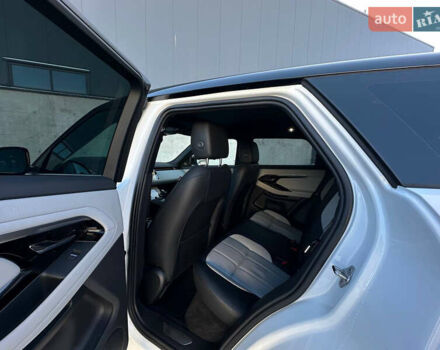 Белый Ленд Ровер Рендж Ровер Эвок, объемом двигателя 2 л и пробегом 38 тыс. км за 55000 $, фото 12 на Automoto.ua