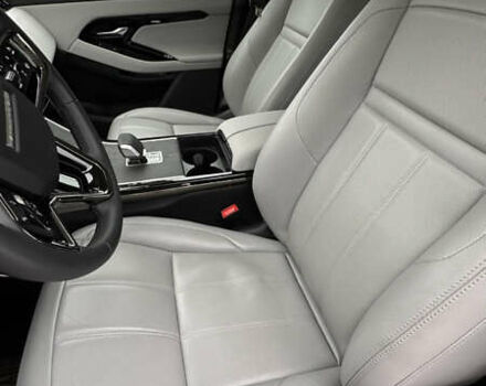 Белый Ленд Ровер Рендж Ровер Эвок, объемом двигателя 2 л и пробегом 5 тыс. км за 56500 $, фото 3 на Automoto.ua