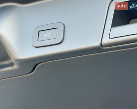 Білий Ленд Ровер Рендж Ровер Евок, об'ємом двигуна 2 л та пробігом 9 тис. км за 59900 $, фото 30 на Automoto.ua