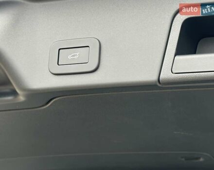 Белый Ленд Ровер Рендж Ровер Эвок, объемом двигателя 2 л и пробегом 7 тыс. км за 59900 $, фото 32 на Automoto.ua