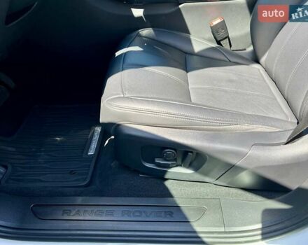 Білий Ленд Ровер Рендж Ровер Евок, об'ємом двигуна 2 л та пробігом 13 тис. км за 55900 $, фото 23 на Automoto.ua